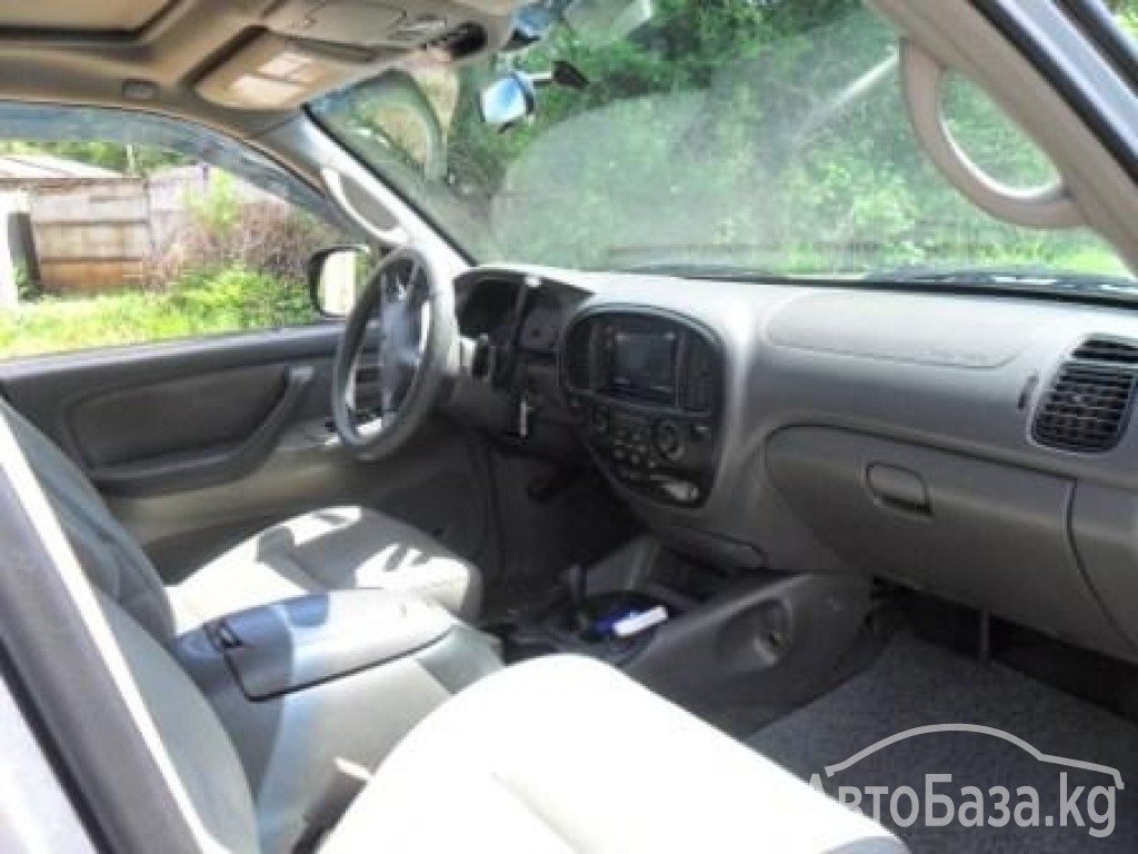 Toyota Sequoia 2001 года за ~1 077 600 сом