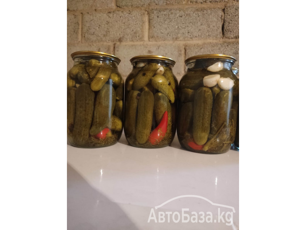 Маринованные огурчики, помидоры, ассорти 