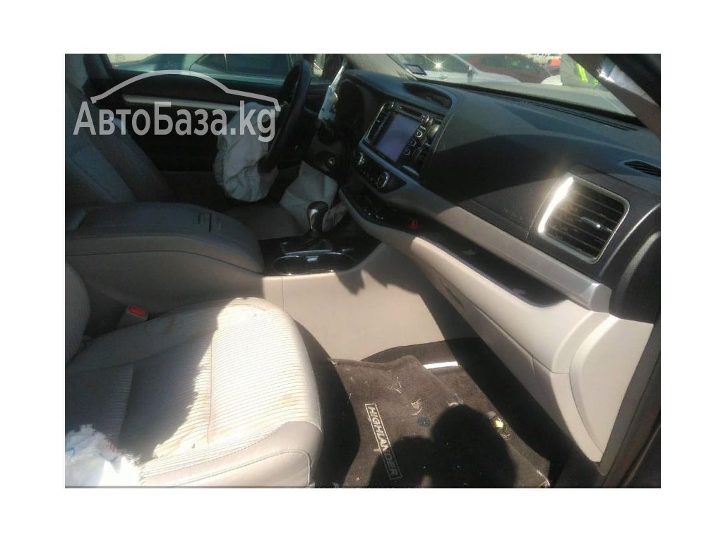 Toyota Highlander 2017 года за ~1 138 700 сом