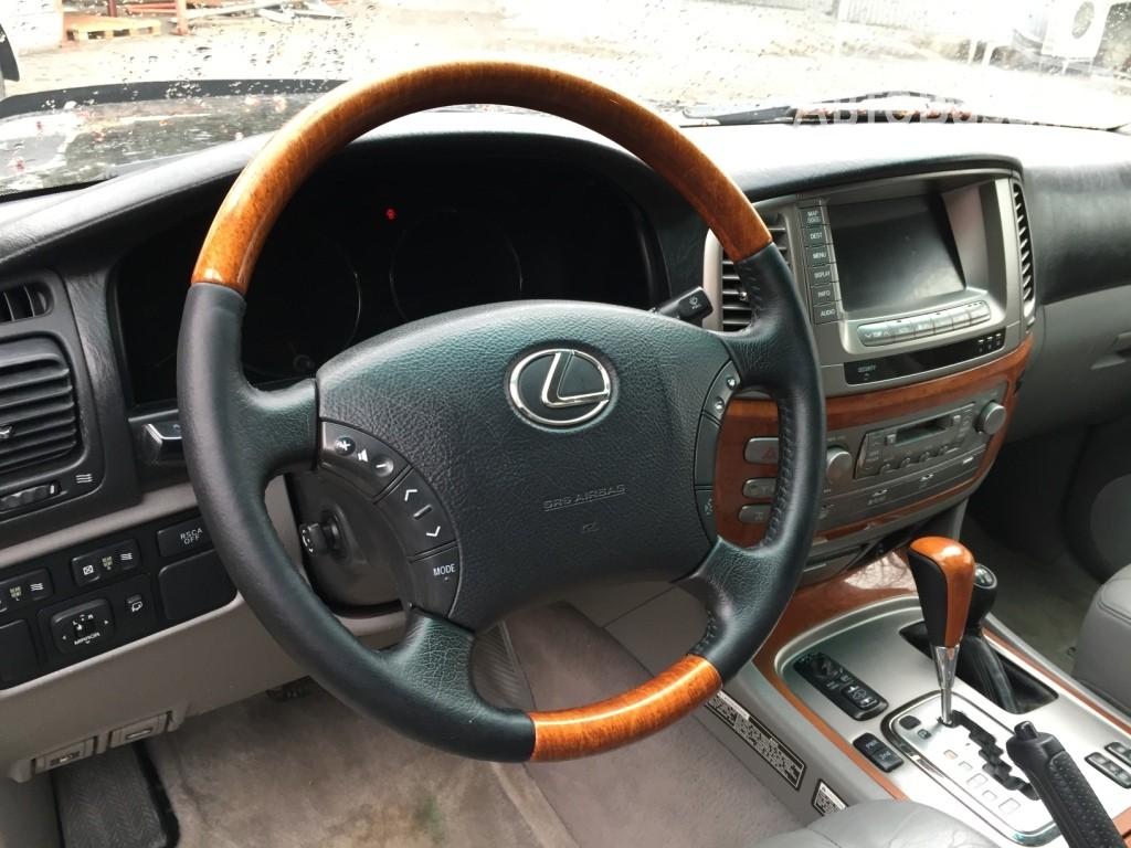 Lexus LX 2005 года за 1 400 000 сом