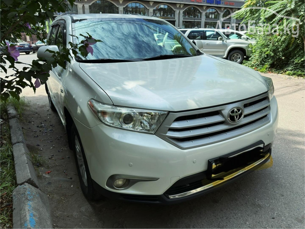 Toyota Highlander 2013 года за ~1 753 600 сом