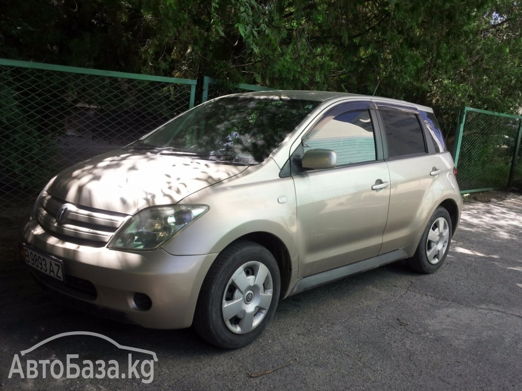 Toyota Ist 2003 года за ~388 000 сом