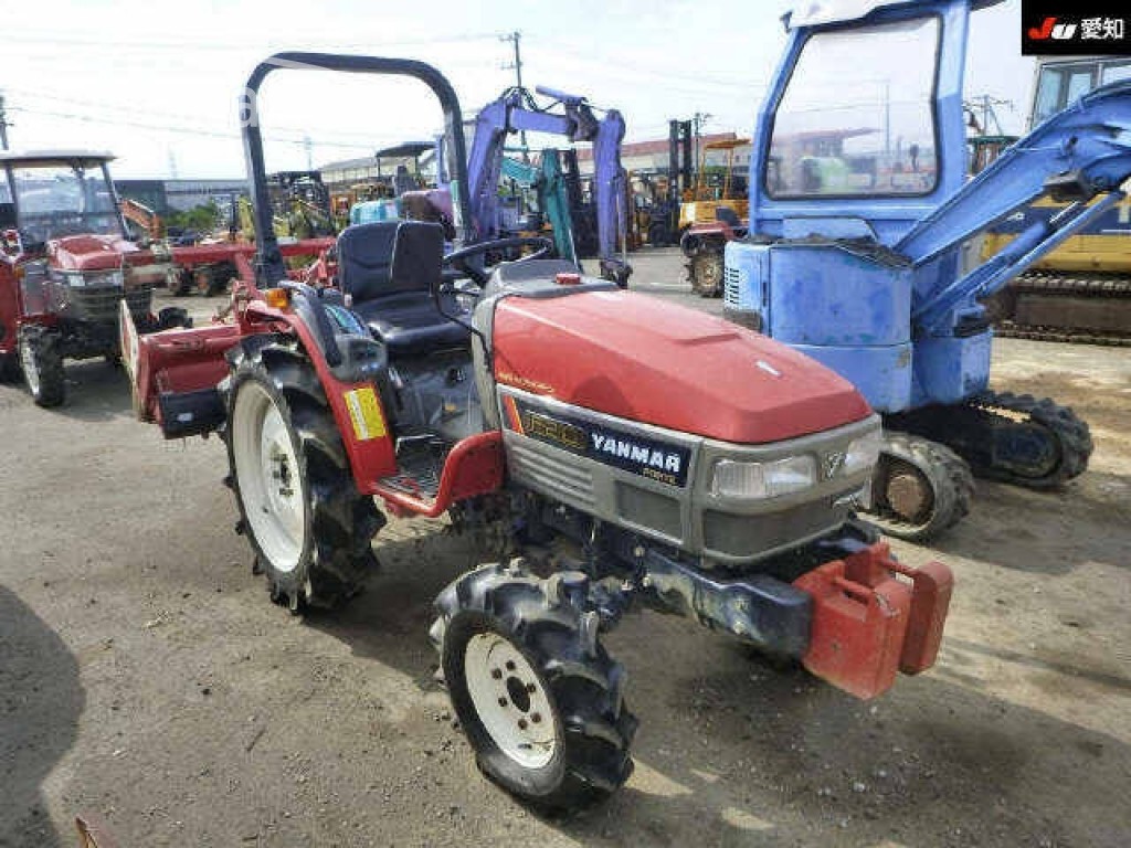 Трактор Yanmar 