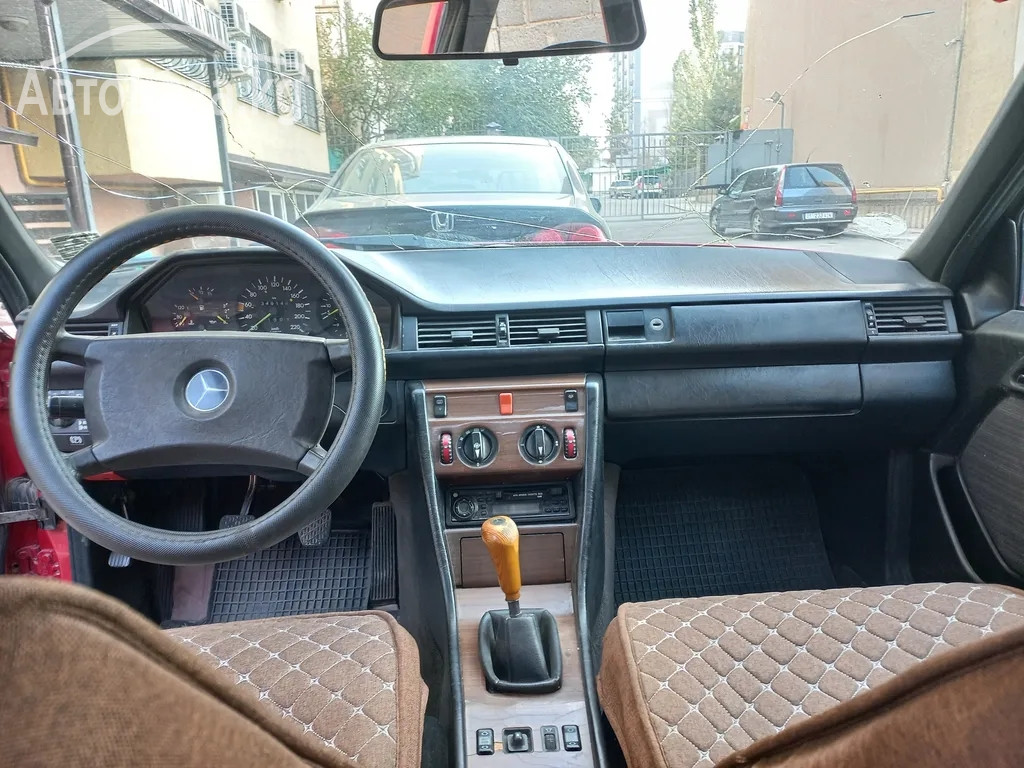 Mercedes-Benz E-Класс 1989 года за 240 000 сом