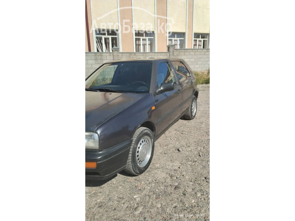 Volkswagen Golf 1993 года за 236 000 сом