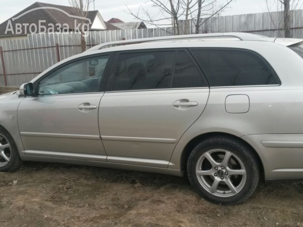 Toyota Avensis 2004 года за ~319 000 сом