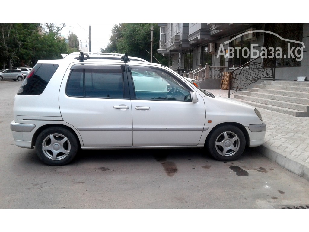 Toyota Raum 2001 года за 9 сом