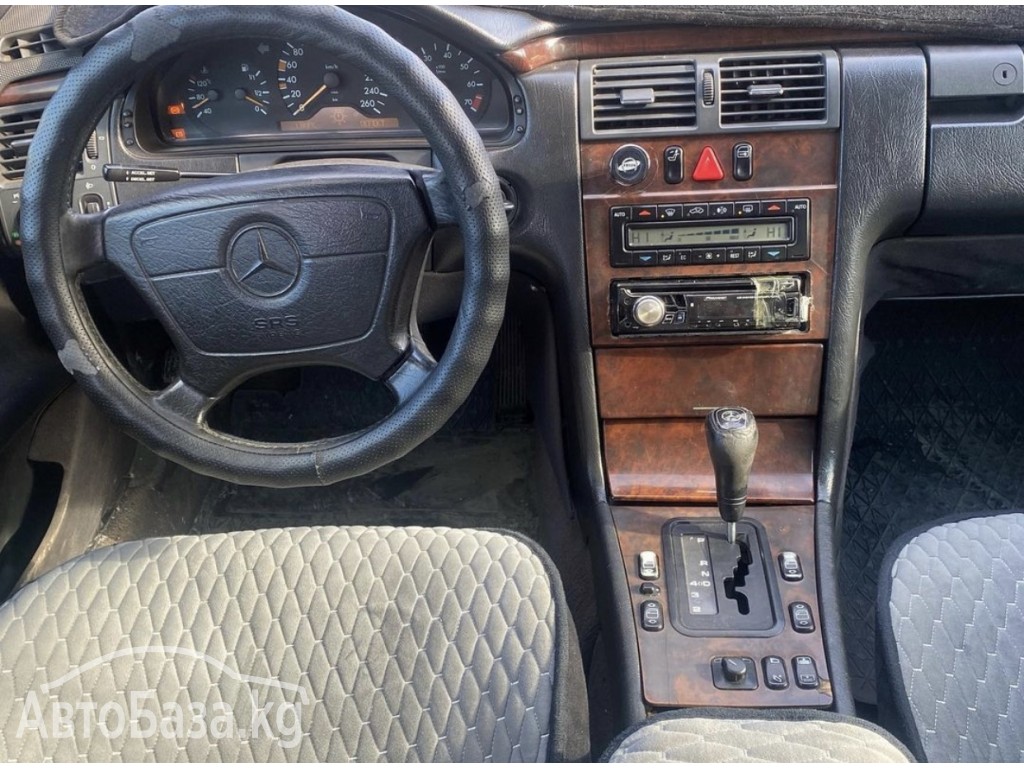 Mercedes-Benz E-Класс 1995 года за ~265 500 сом