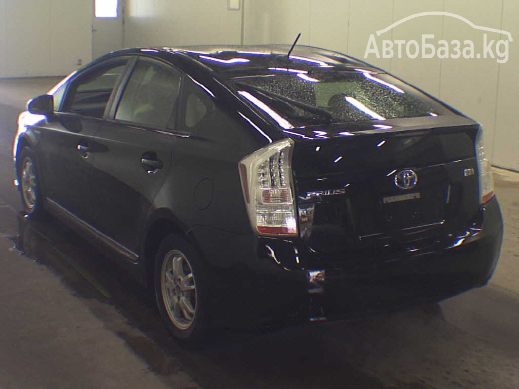 Toyota Prius 2011 года за ~1 500 000 руб.