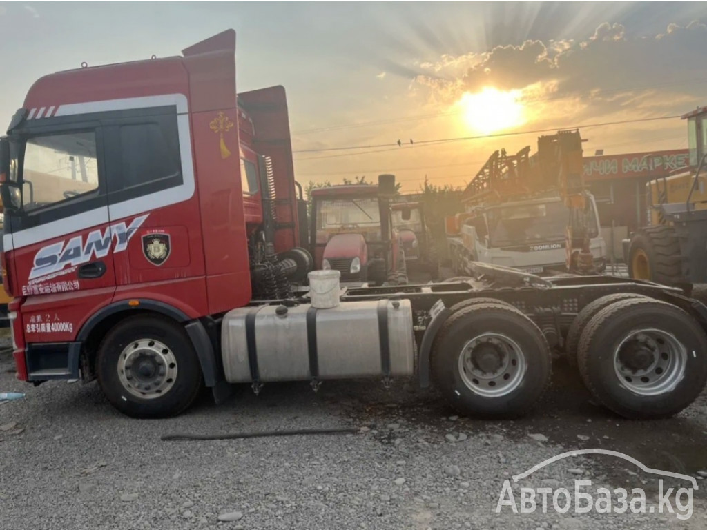 Тягач Shaanxi Sany