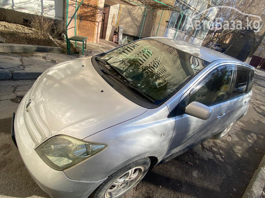 Toyota Ist 2003 года за ~596 500 сом