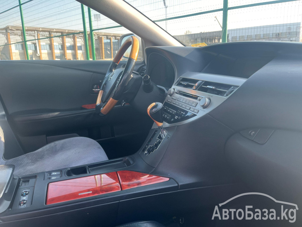 Lexus RX 2010 года за 1 672 000 сом