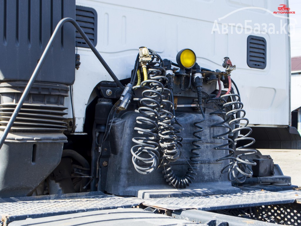 Тягач Iveco Stralis AT440S42