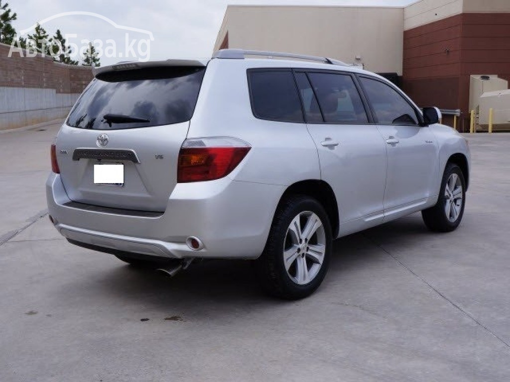 Toyota Highlander 2011 года за ~819 000 сом