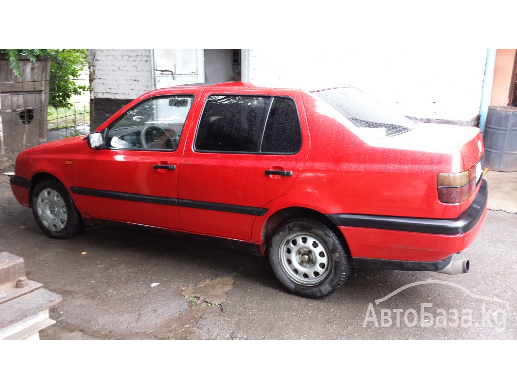 Volkswagen Vento 1992 года за 140 000 сом