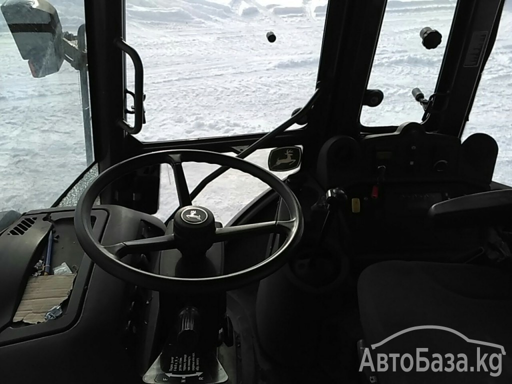 Эвакуатор John Deere 325J 