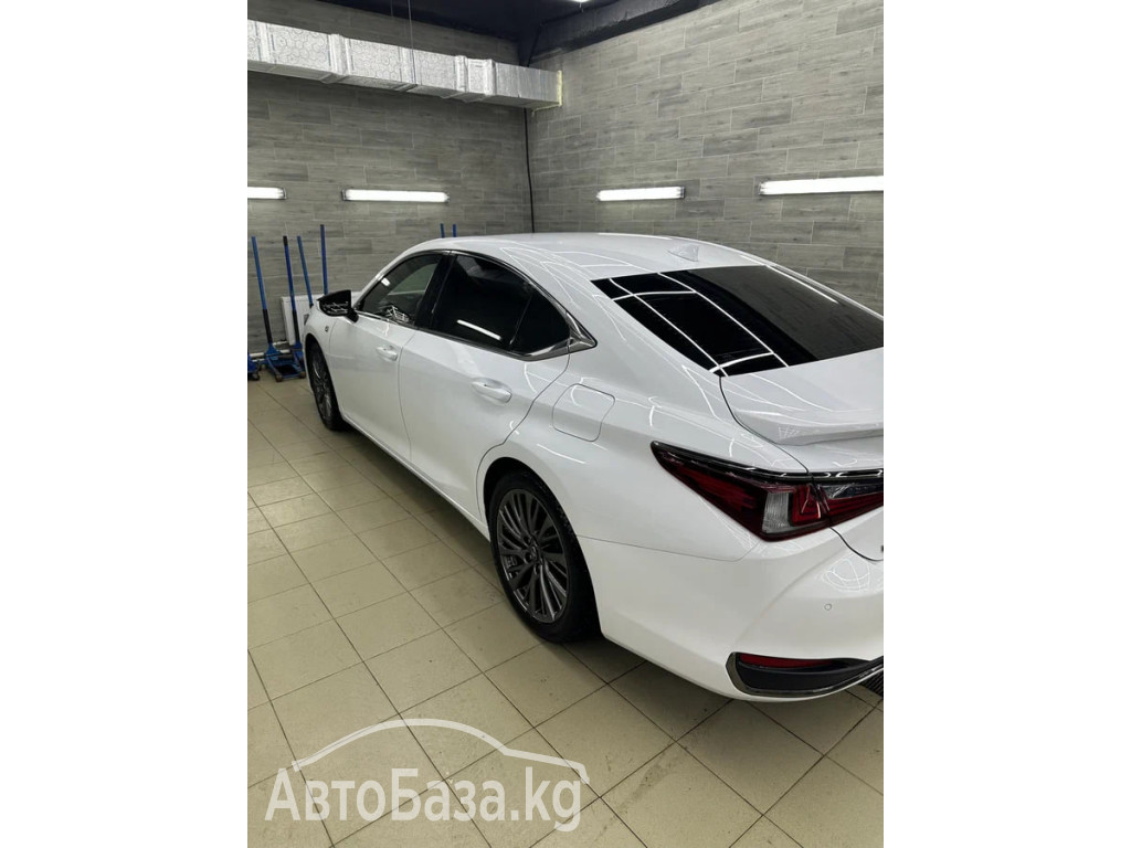 Lexus ES 2017 года за ~3 298 300 сом