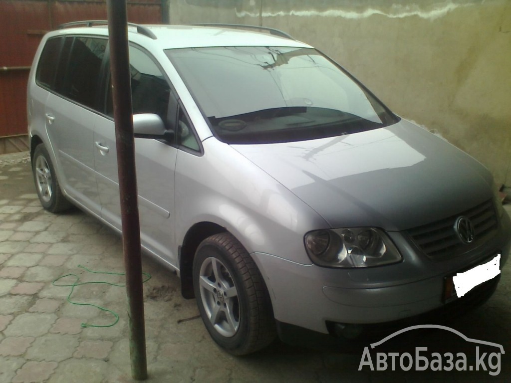 Volkswagen Touran 2004 года за ~819 000 сом