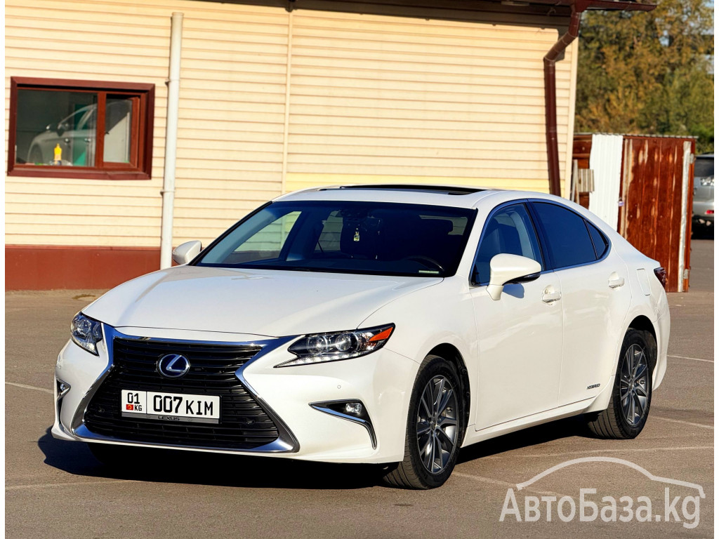 Lexus ES 2016 года за ~2 235 800 руб.