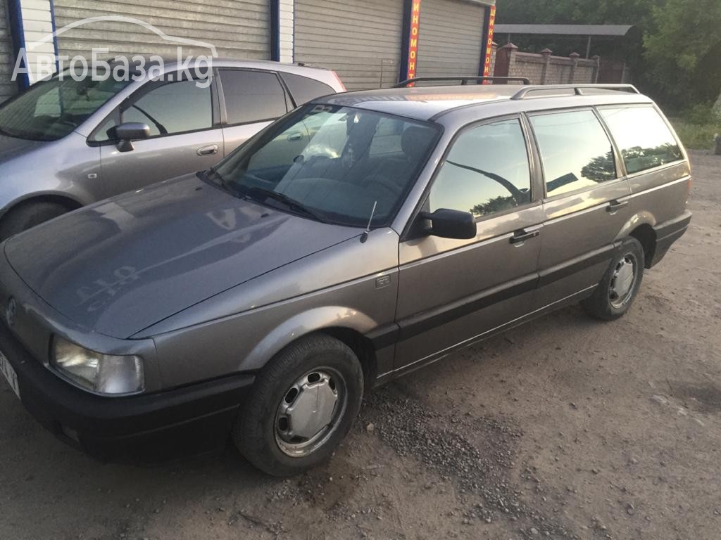 Volkswagen Passat 1990 года за 140 000 сом