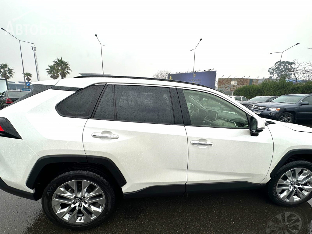 Toyota RAV4 2017 года за ~1 904 400 сом