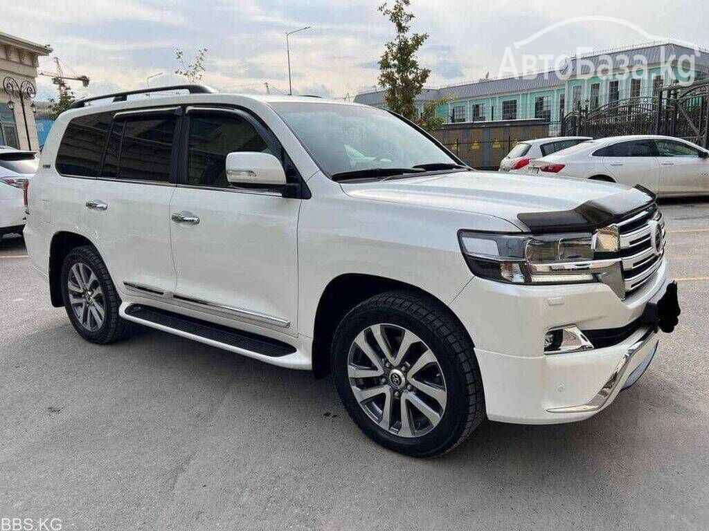 Toyota Land Cruiser 2017 года за ~6 097 600 руб.