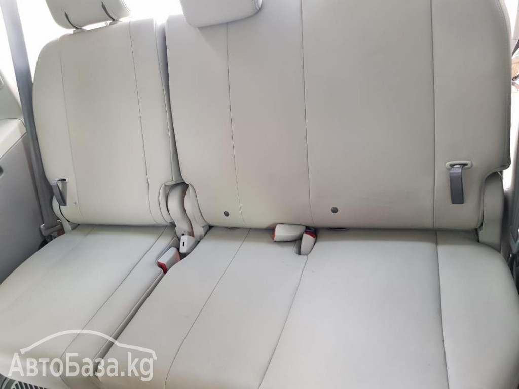 Toyota Sienna 2010 года за ~1 594 900 сом