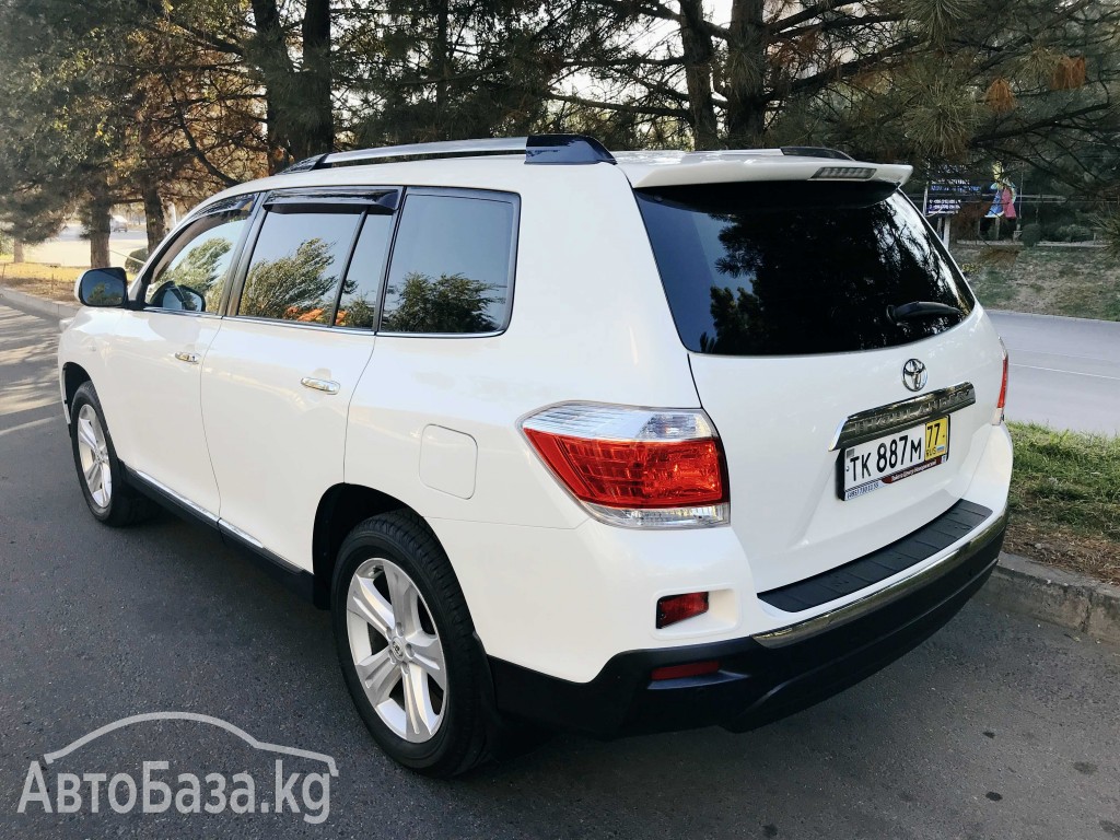 Toyota Highlander 2012 года за ~2 146 600 сом