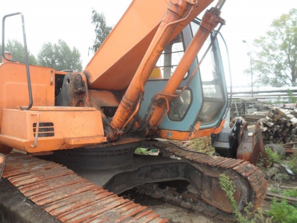 Экскаватор Hitachi EX-220