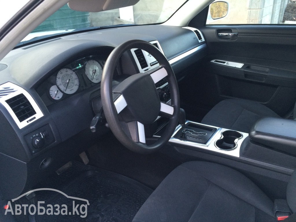 Chrysler 300C 2008 года за ~905 200 сом