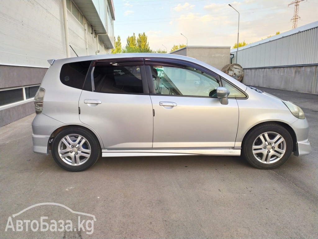 Honda Fit 2005 года за ~482 500 сом