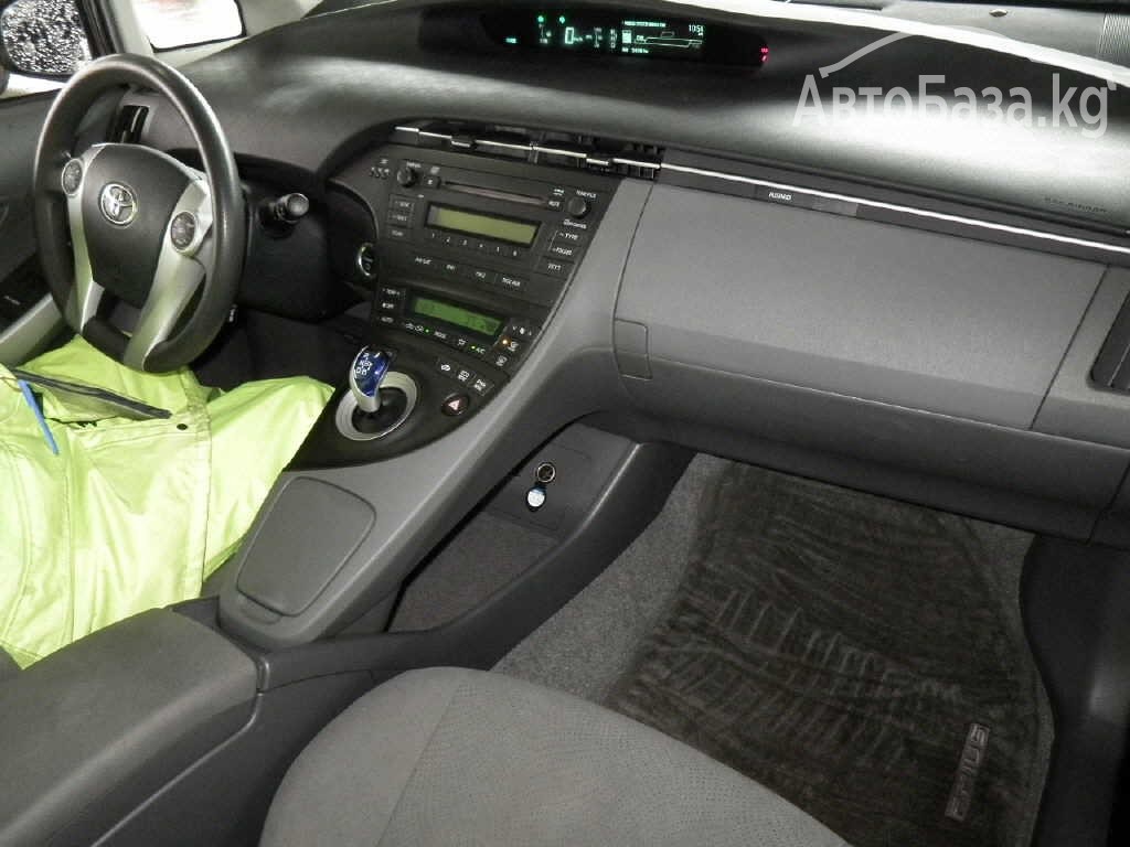 Toyota Prius 2011 года за 16 500$