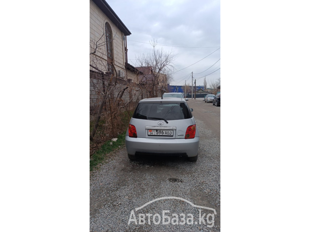 Toyota Ist 2003 года за 430 000 сом
