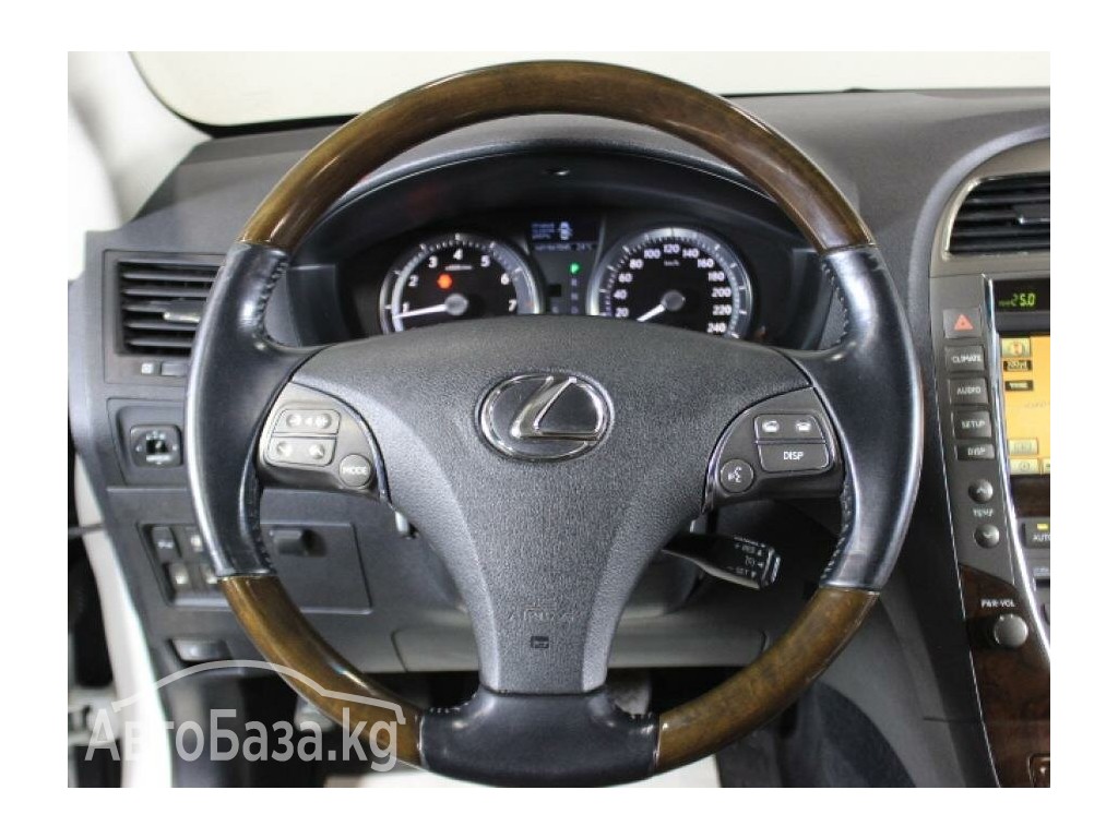 Lexus ES 2011 года за ~1 215 600 сом