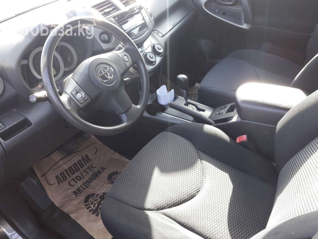 Toyota RAV4 2010 года за 13 500$