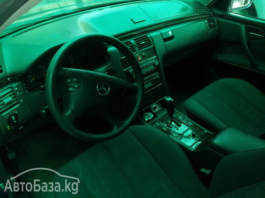 Mercedes-Benz E-Класс 2002 года за 310 000 сом