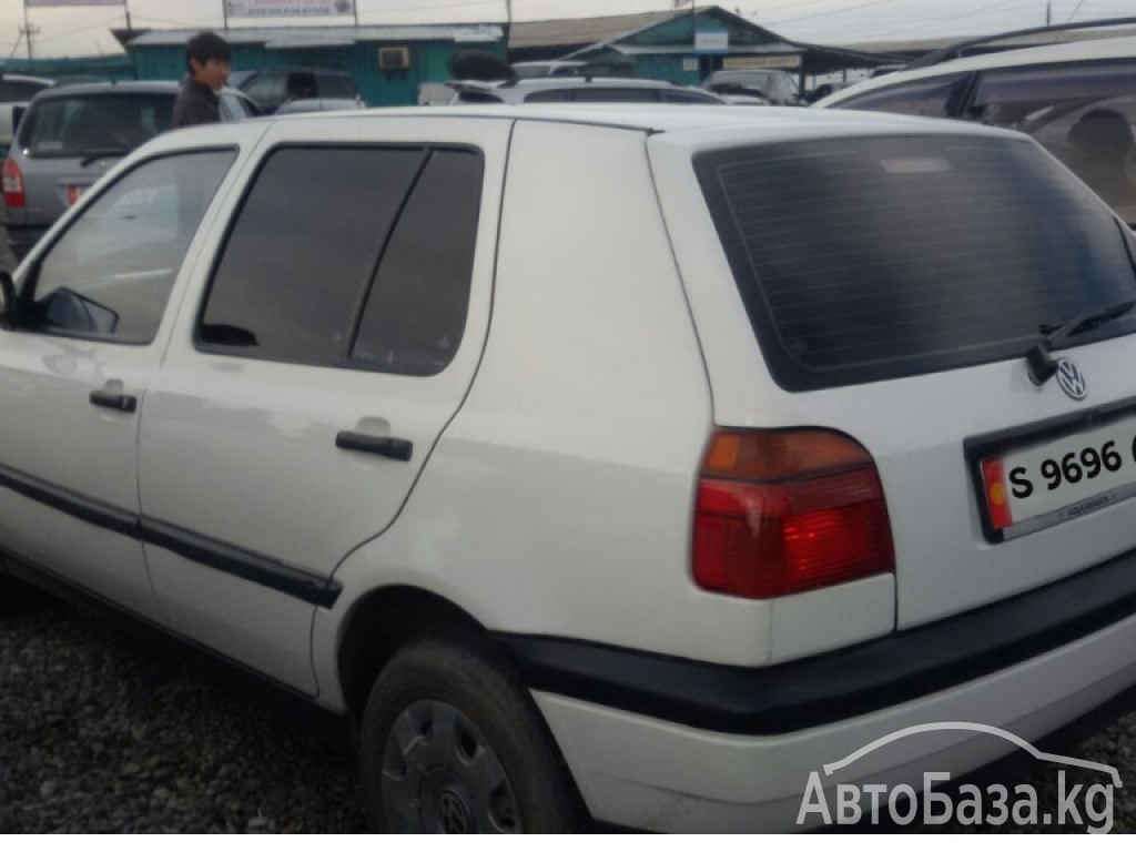 Volkswagen Golf 1996 года за 2 500$