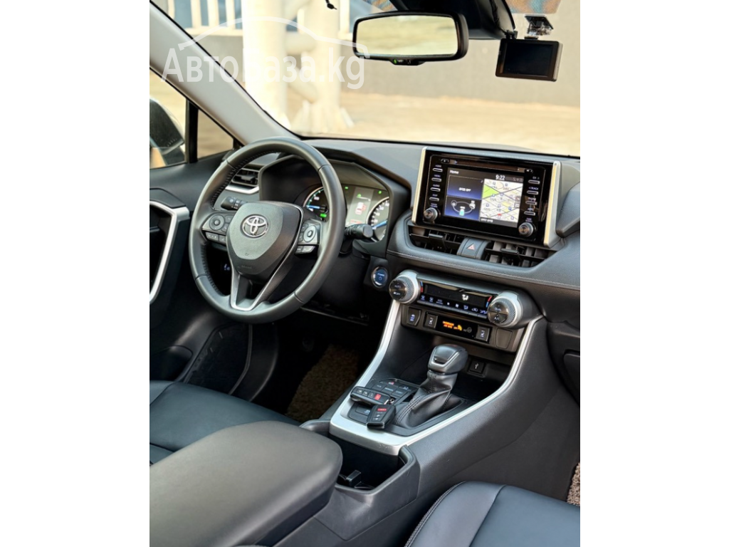 Toyota RAV4 2017 года за ~2 500 000 сом