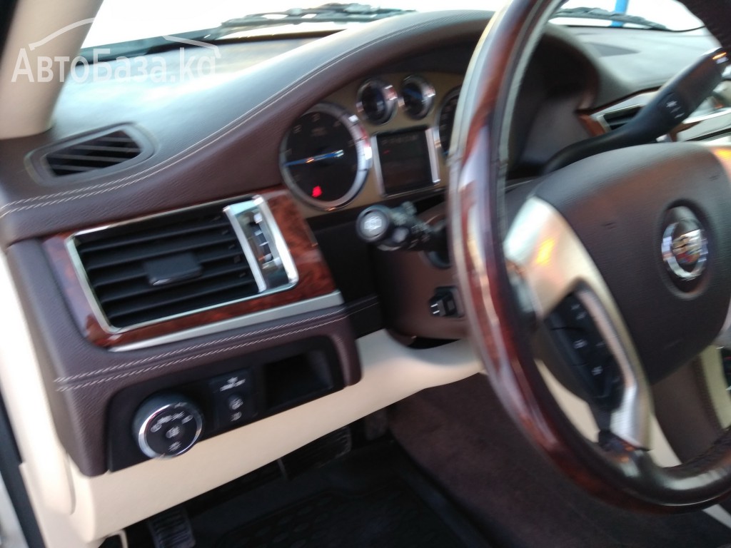 Cadillac Escalade 2012 года за 26 400$