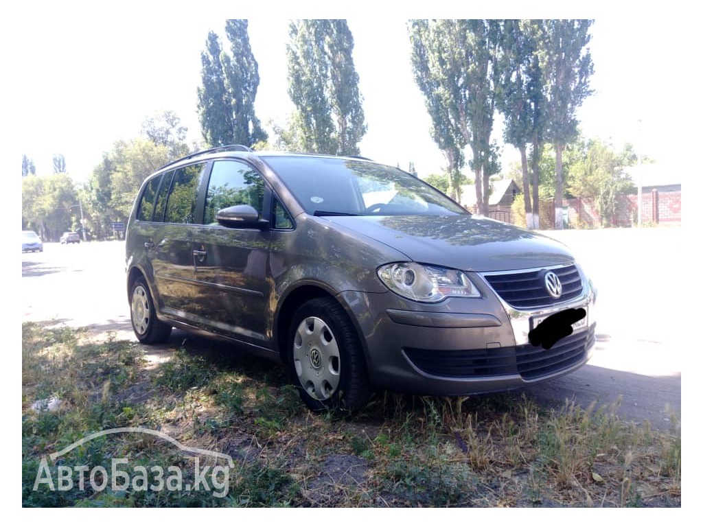 Volkswagen Touran 2009 года за ~620 700 сом