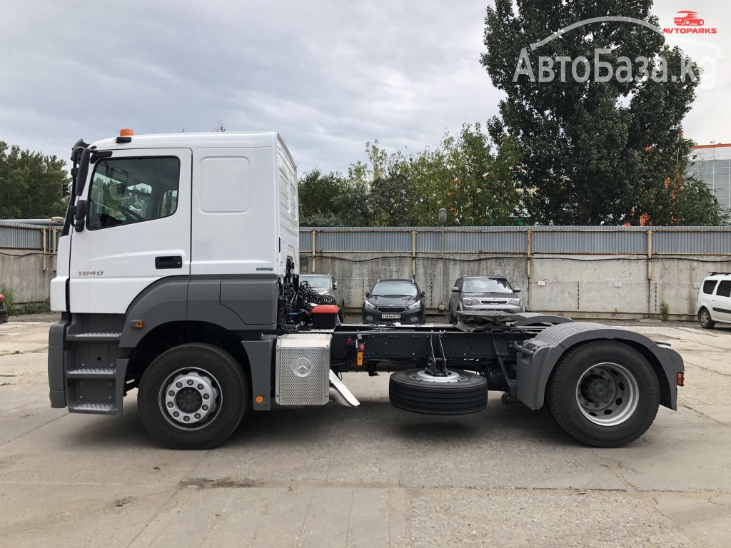 Тягач Mercedes-Benz Axor