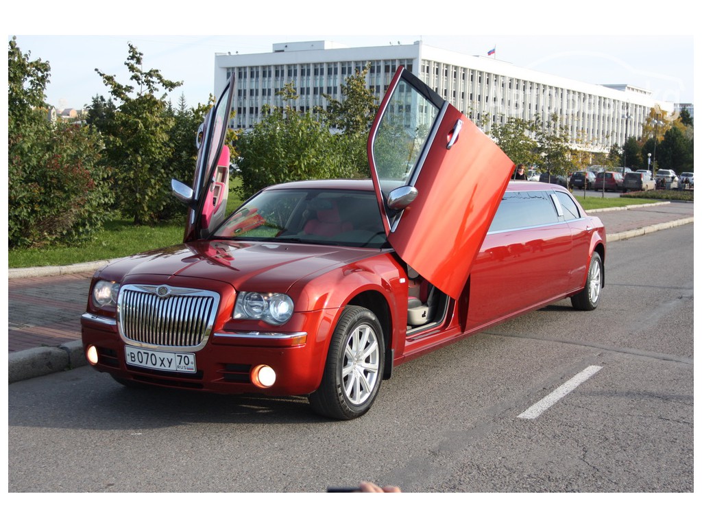 Chrysler 300C 2008 года за ~3 148 300 сом