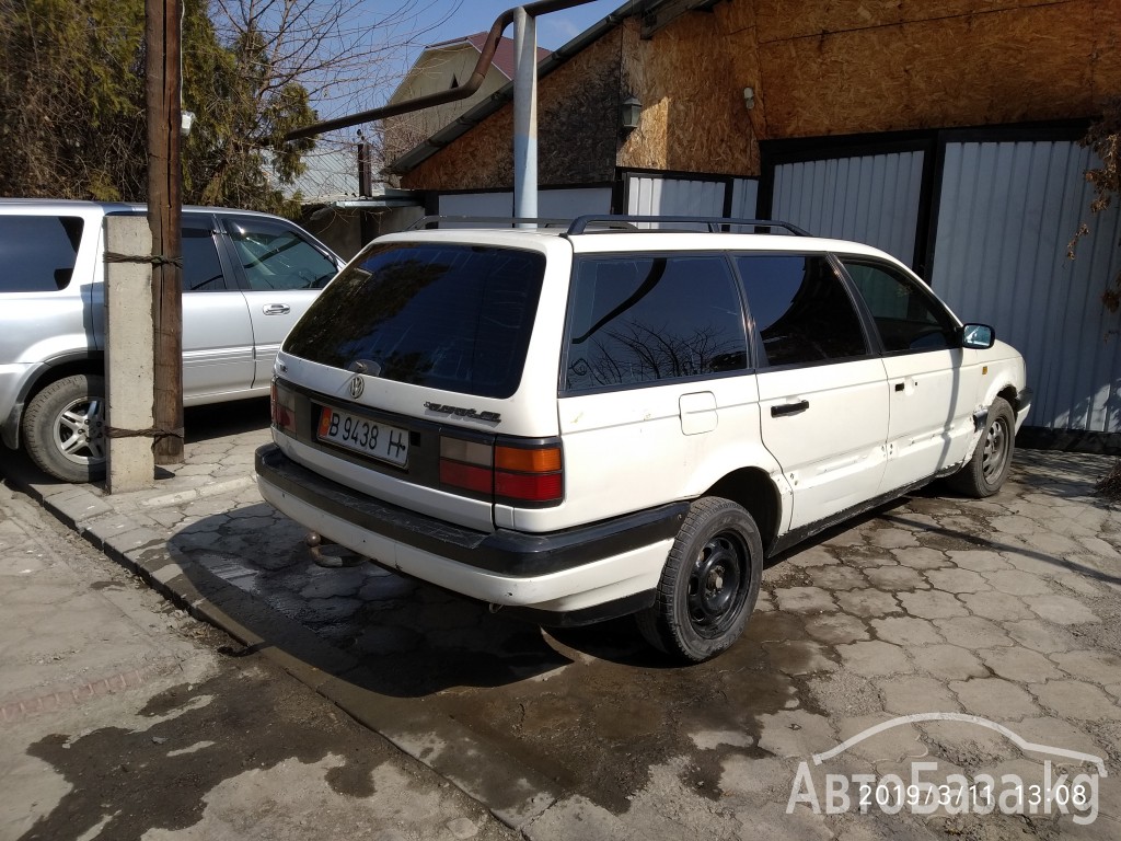 Volkswagen Passat CC 1990 года за 90 000 сом