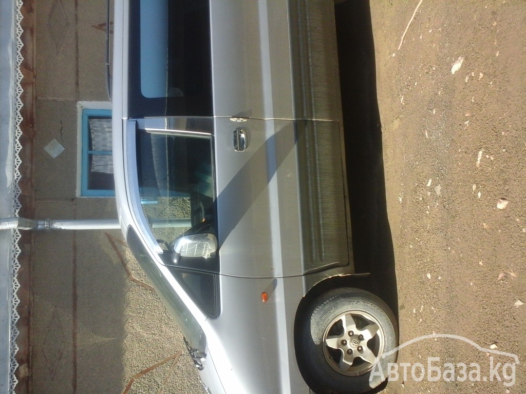 Hyundai H-1 2000 года за ~512 900 сом