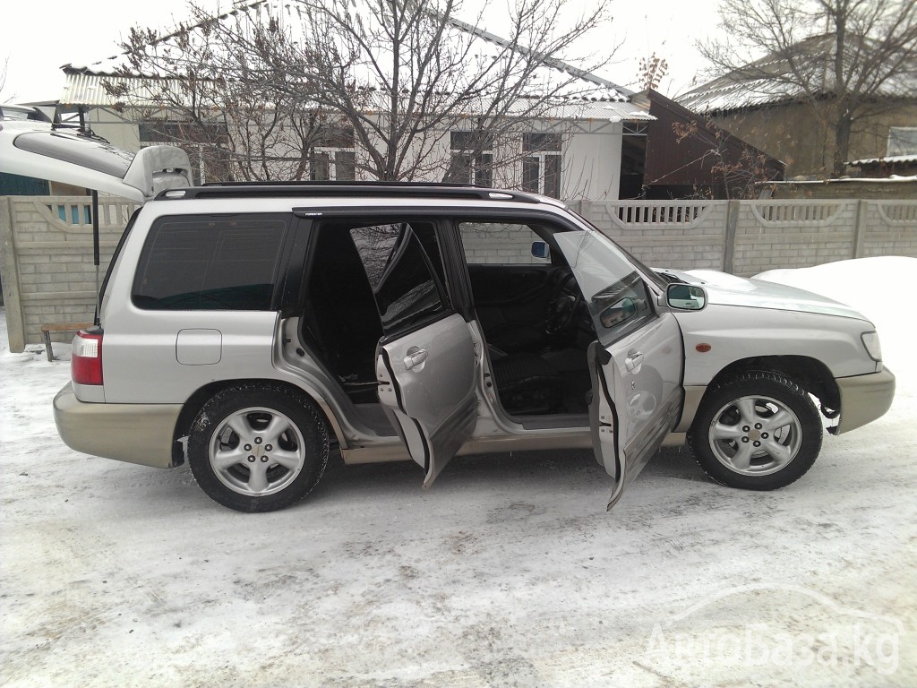 Subaru Forester 2000 года за ~345 500 руб.