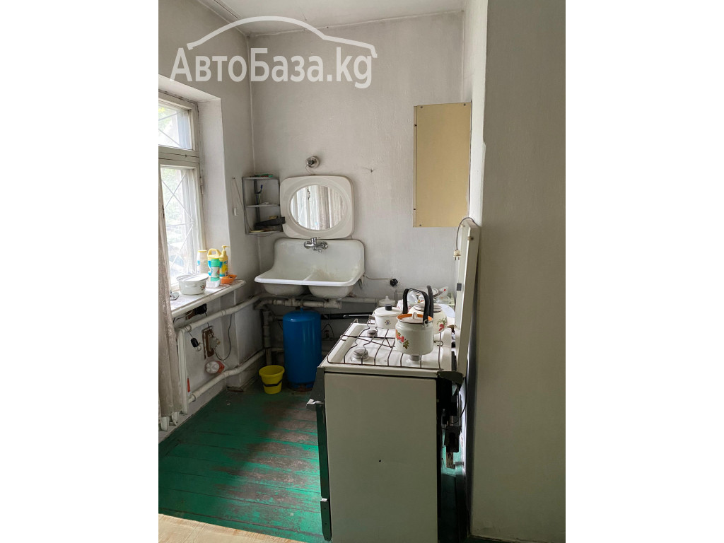 Продаю 2х этажный, кирпичный дом, по адресу с. Аламедин, ул. Молодежная