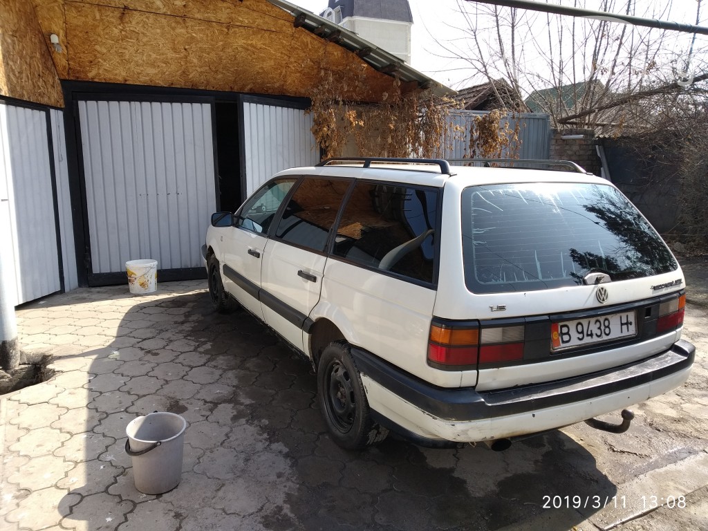 Volkswagen Passat CC 1990 года за 90 000 сом