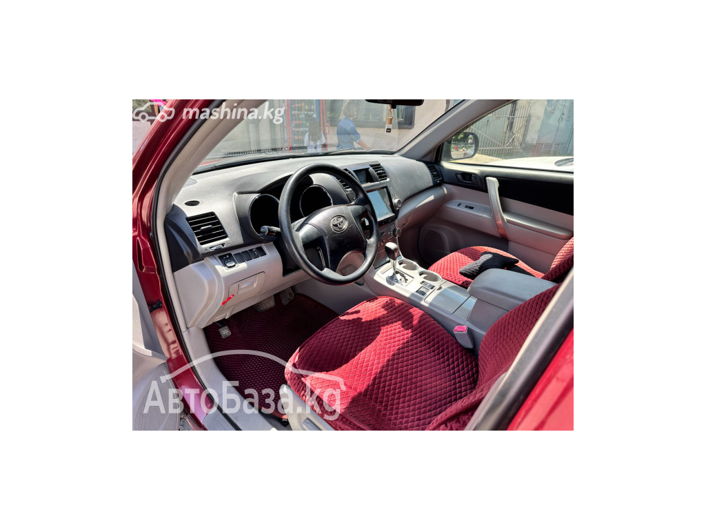 Toyota Highlander 2011 года за ~1 427 800 сом