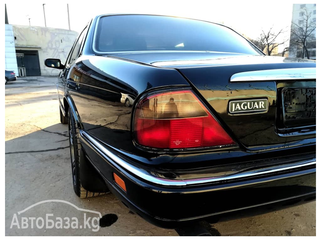 Jaguar XJ 1995 года за ~526 800 сом