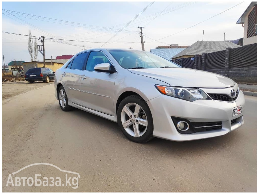 Toyota Camry 2012 года за ~948 300 сом